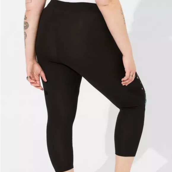 Torrid Nightmare before christmas crop leggings size 1 - Picture 3 of 6